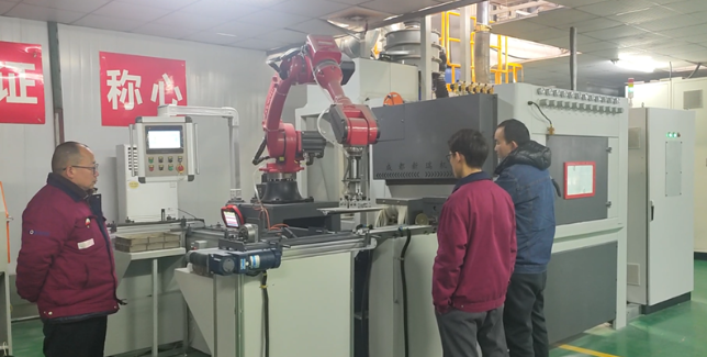 山西自动喷砂机选型要点,看完少走弯路。